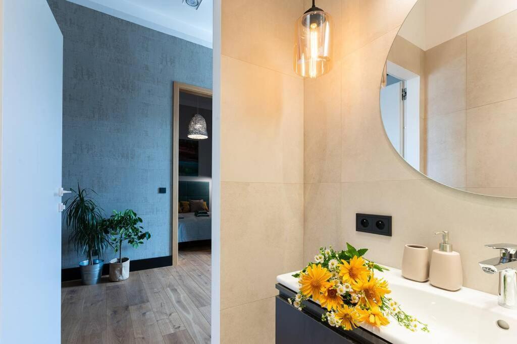 Elegant Apartment Luminis In Krakow'S Old City 外观 照片